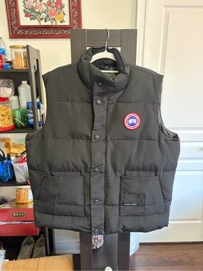 Canada Goose Black Men's Down Vest Size XXL